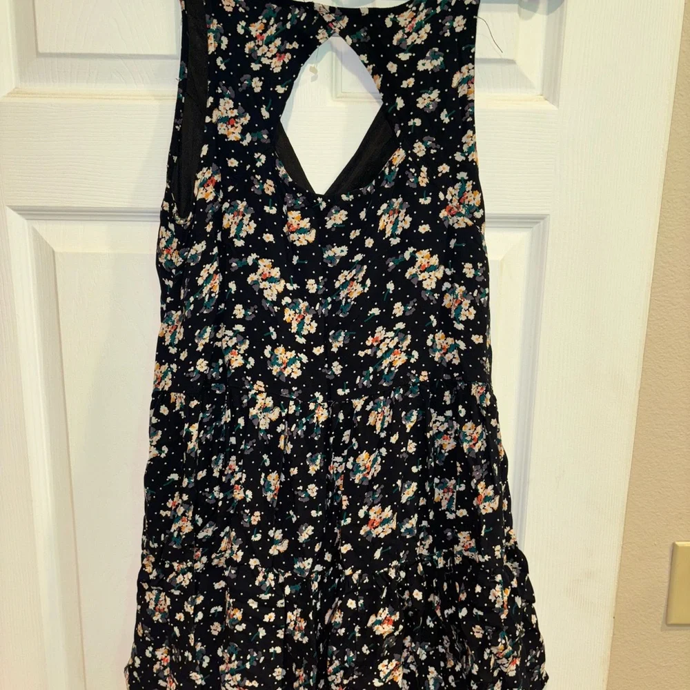 Floral Sleeveless Dress with pocket detail - Picture 3 of 3